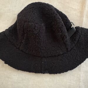 lululemon athletica Black Sherpa Bucket Hat